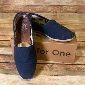 Toms Navy Canvas